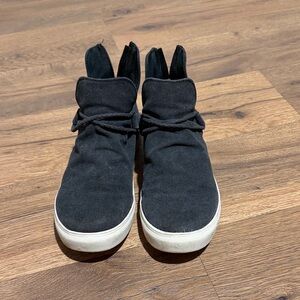 Very G Black Ankle Boots